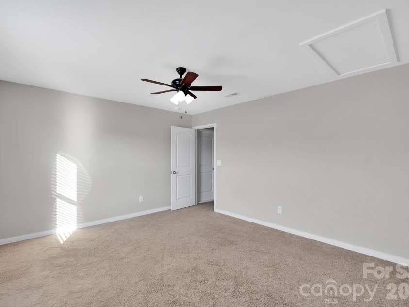 433 Battery Circle, Clover, SC 29710.  MLS# CAR4398683, YatesRealty ID 36083. 