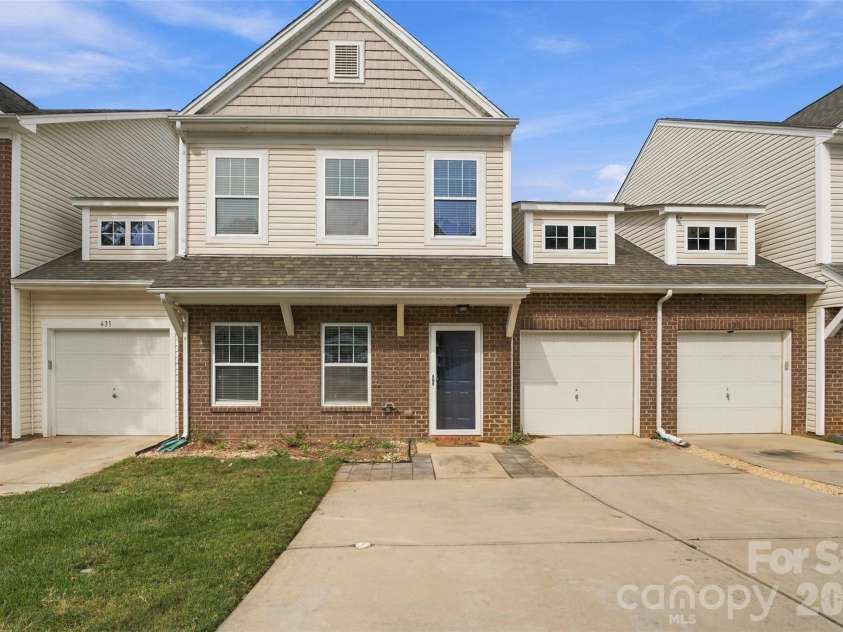 433 Battery Circle, Clover, SC 29710.  MLS# CAR4432484, YatesRealty ID 36083. 