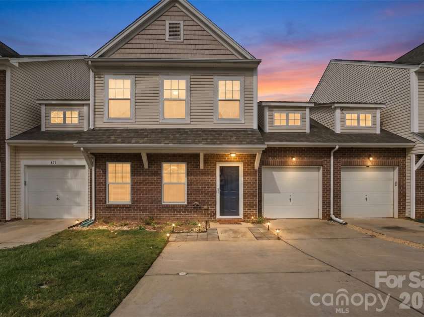 433 Battery Circle, Clover, SC 29710.  MLS# CAR4432484, YatesRealty ID 36083. 