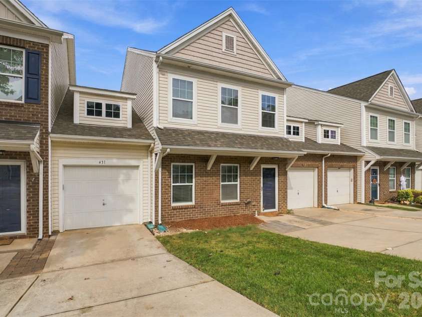 433 Battery Circle, Clover, SC 29710.  MLS# CAR4432484, YatesRealty ID 36083. 