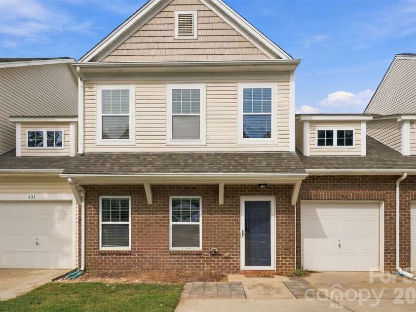 433 Battery Circle, Clover, SC 29710.  MLS# CAR4432484, YatesRealty ID 36083. 