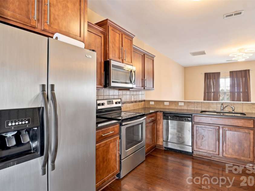 433 Battery Circle, Clover, SC 29710.  MLS# CAR4432484, YatesRealty ID 36083. 