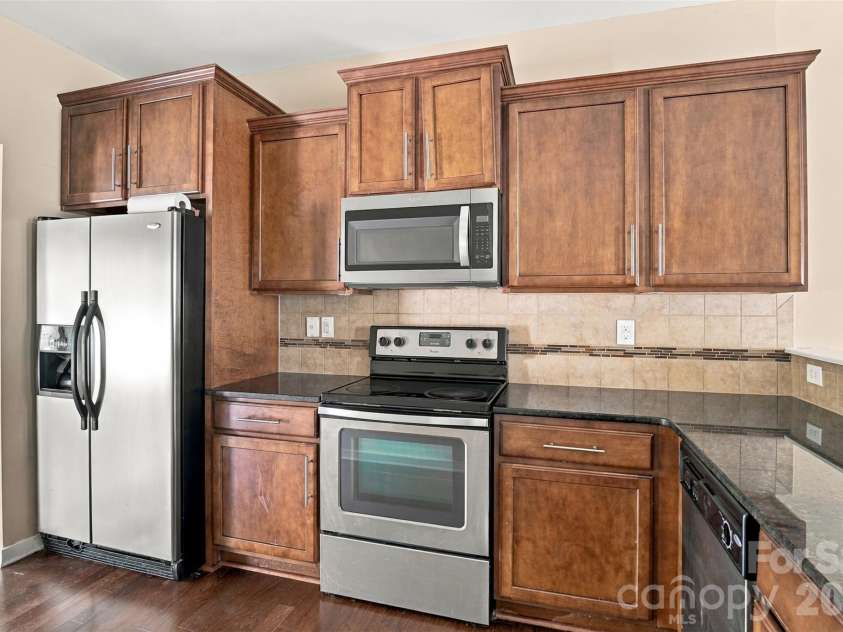 433 Battery Circle, Clover, SC 29710.  MLS# CAR4432484, YatesRealty ID 36083. 