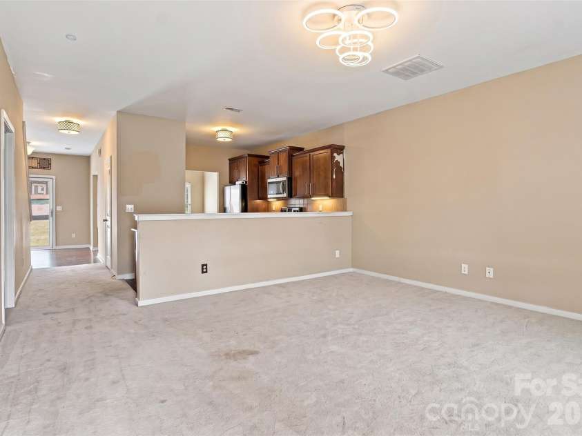 433 Battery Circle, Clover, SC 29710.  MLS# CAR4432484, YatesRealty ID 36083. 