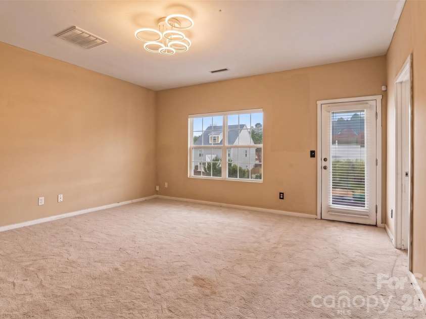 433 Battery Circle, Clover, SC 29710.  MLS# CAR4432484, YatesRealty ID 36083. 
