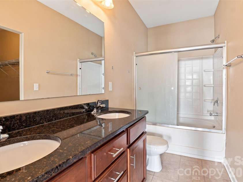 433 Battery Circle, Clover, SC 29710.  MLS# CAR4432484, YatesRealty ID 36083. 