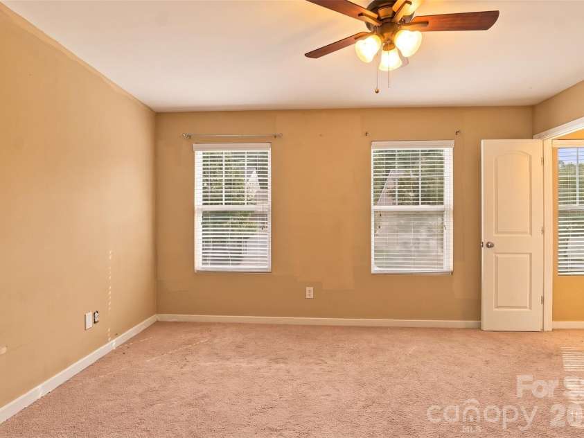 433 Battery Circle, Clover, SC 29710.  MLS# CAR4432484, YatesRealty ID 36083. 