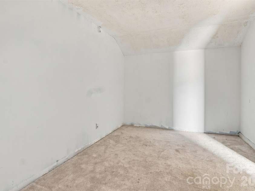 433 Battery Circle, Clover, SC 29710.  MLS# CAR4432484, YatesRealty ID 36083. 