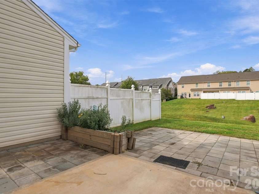 433 Battery Circle, Clover, SC 29710.  MLS# CAR4432484, YatesRealty ID 36083. 
