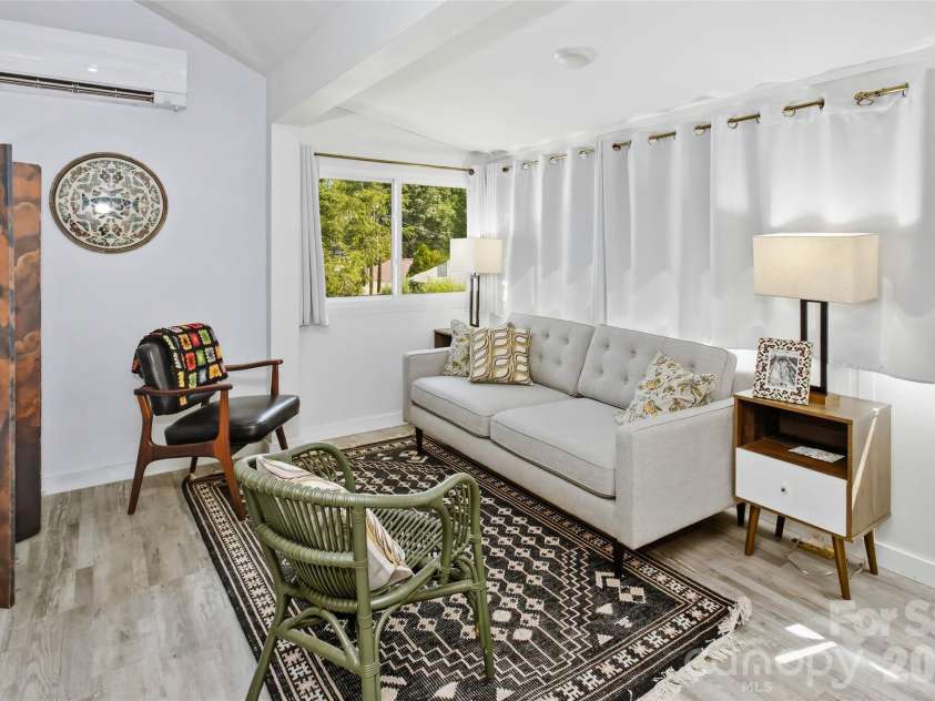24 Rhododendron Drive, Asheville, NC 28805.  MLS# CAR4400229, YatesRealty ID 36084. 