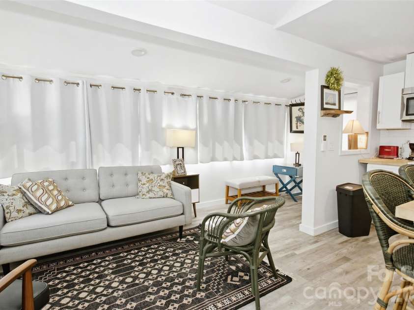 24 Rhododendron Drive, Asheville, NC 28805.  MLS# CAR4400229, YatesRealty ID 36084. 