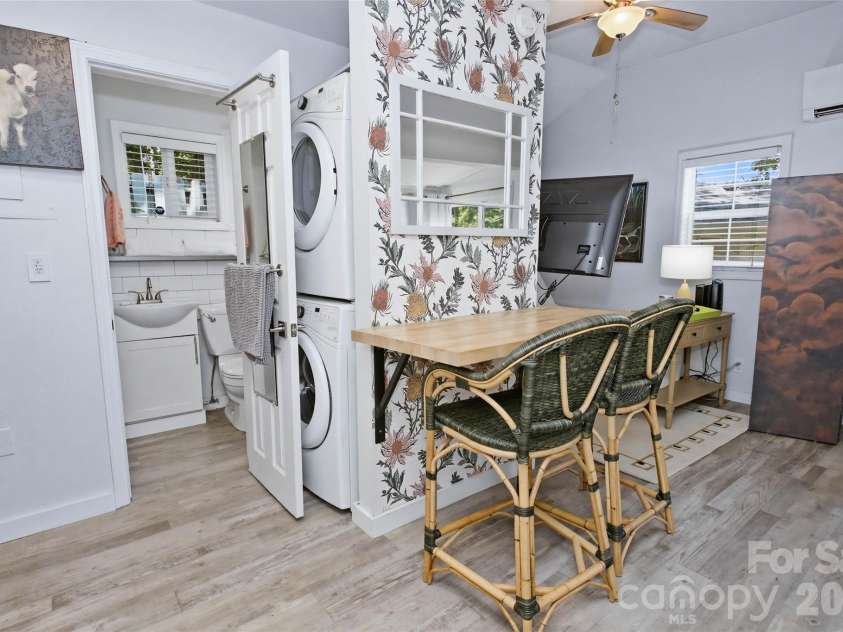 24 Rhododendron Drive, Asheville, NC 28805.  MLS# CAR4400229, YatesRealty ID 36084. 