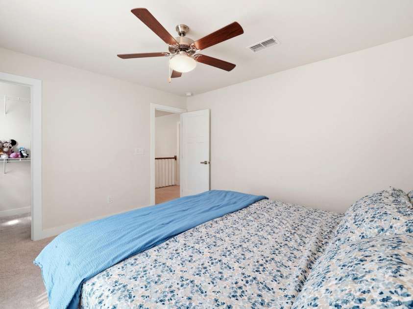 10129 Harvest Gold Drive, Charlotte, NC 28215.  MLS# CAR4400354, YatesRealty ID 36085. 