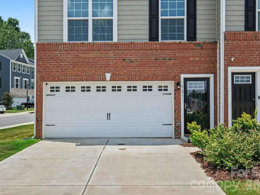 521 Moondance Drive, Gastonia, NC 28054.  MLS# CAR4400244, YatesRealty ID 36087. 