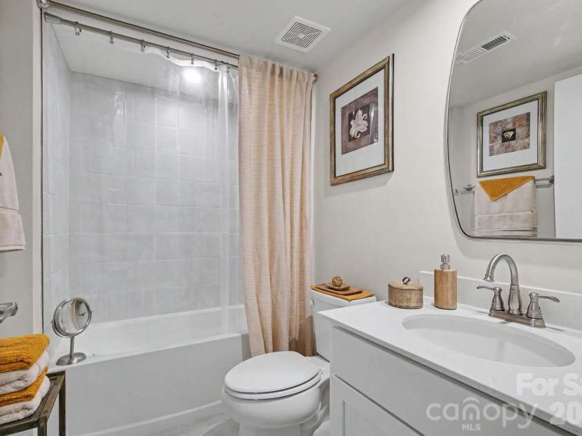 521 Moondance Drive, Gastonia, NC 28054.  MLS# CAR4400244, YatesRealty ID 36087. 