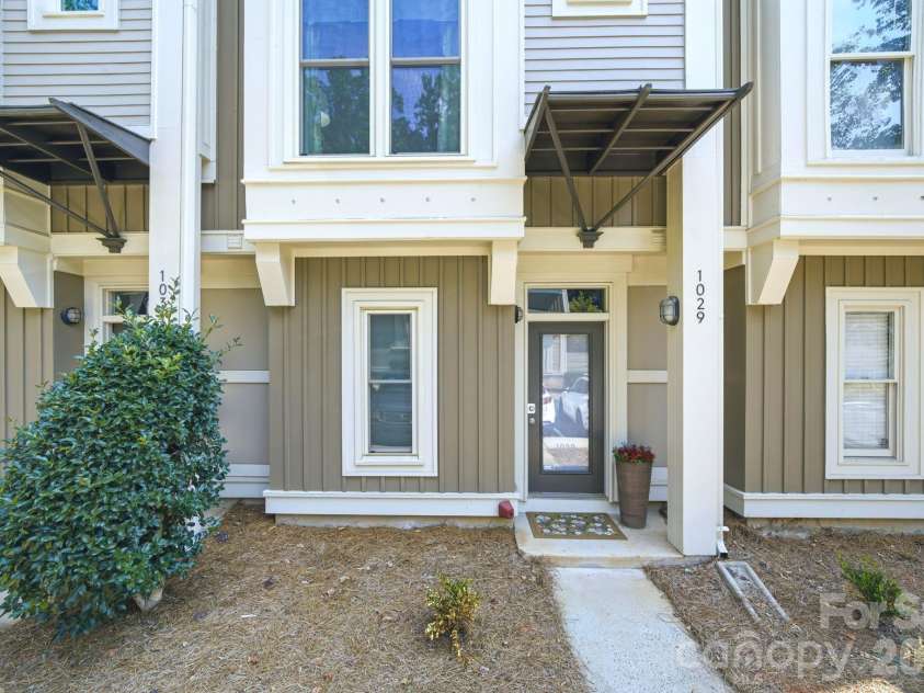 1029 Park West Drive, Charlotte, NC 28209.  MLS# CAR4401511, YatesRealty ID 36089. 
