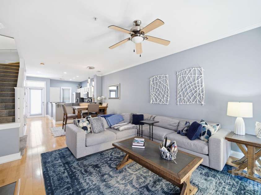 1029 Park West Drive, Charlotte, NC 28209.  MLS# CAR4401511, YatesRealty ID 36089. 