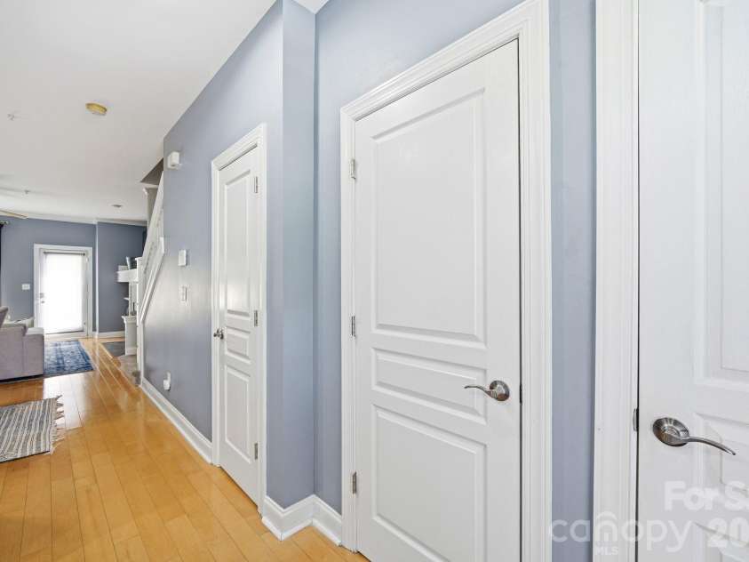 1029 Park West Drive, Charlotte, NC 28209.  MLS# CAR4401511, YatesRealty ID 36089. 