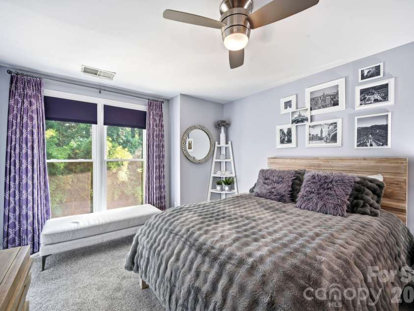 1029 Park West Drive, Charlotte, NC 28209.  MLS# CAR4401511, YatesRealty ID 36089. 
