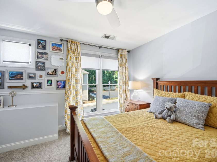 1029 Park West Drive, Charlotte, NC 28209.  MLS# CAR4401511, YatesRealty ID 36089. 