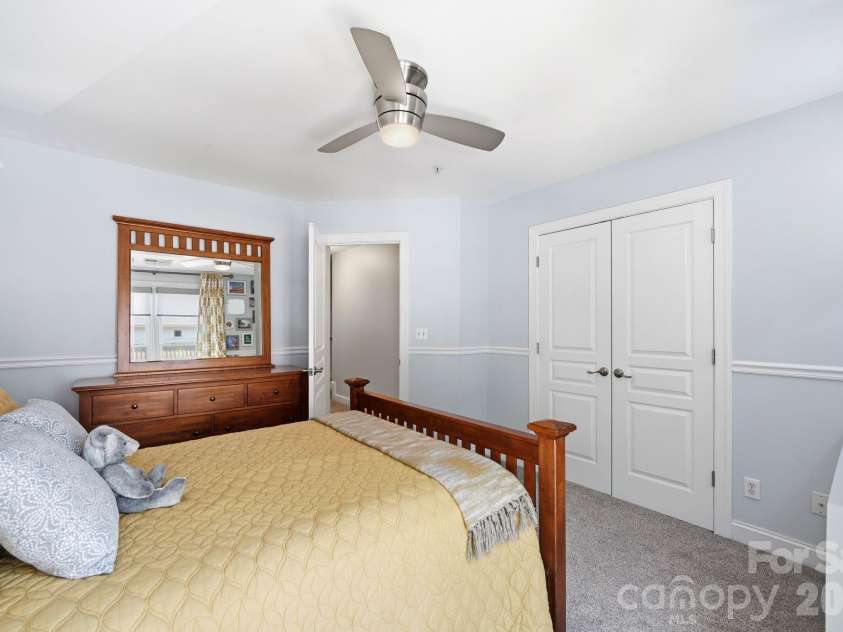 1029 Park West Drive, Charlotte, NC 28209.  MLS# CAR4401511, YatesRealty ID 36089. 