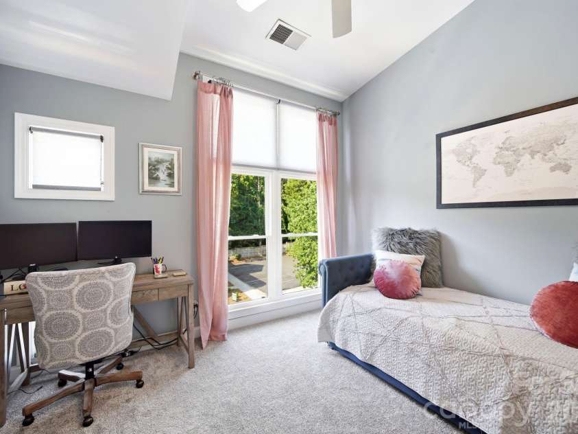 1029 Park West Drive, Charlotte, NC 28209.  MLS# CAR4401511, YatesRealty ID 36089. 