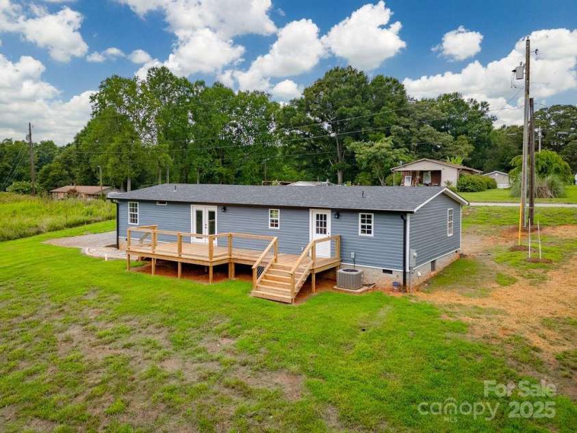 55 Shannon Park Circle, Taylorsville, NC 28681.  MLS# CAR4167019, YatesRealty ID 3609. 