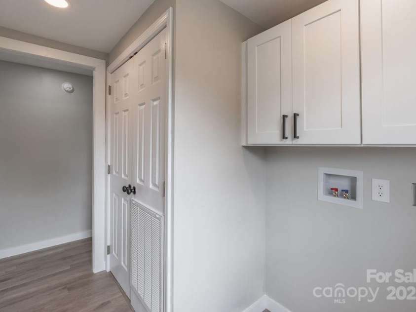 55 Shannon Park Circle, Taylorsville, NC 28681.  MLS# CAR4167019, YatesRealty ID 3609. Laundry/Mud Room