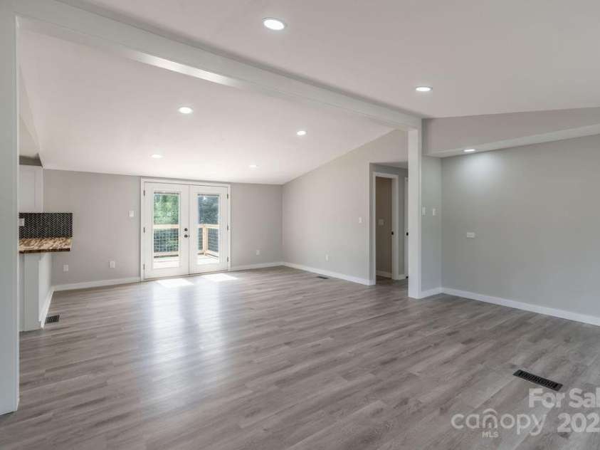 55 Shannon Park Circle, Taylorsville, NC 28681.  MLS# CAR4167019, YatesRealty ID 3609. Living room