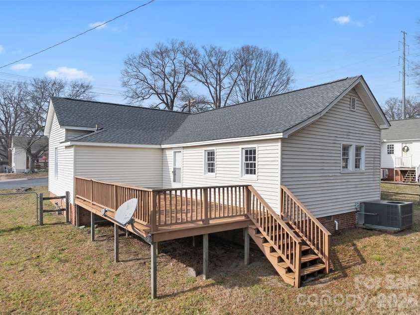 606 Juniper Street, Kannapolis, NC 28081.  MLS# CAR4347079, YatesRealty ID 3609. 