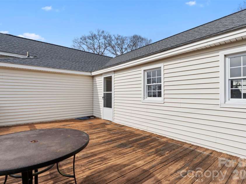 606 Juniper Street, Kannapolis, NC 28081.  MLS# CAR4347079, YatesRealty ID 3609. Back deck