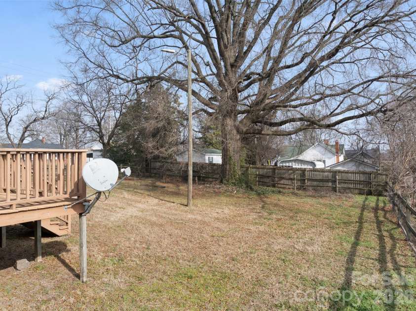 606 Juniper Street, Kannapolis, NC 28081.  MLS# CAR4347079, YatesRealty ID 3609. Back yard
