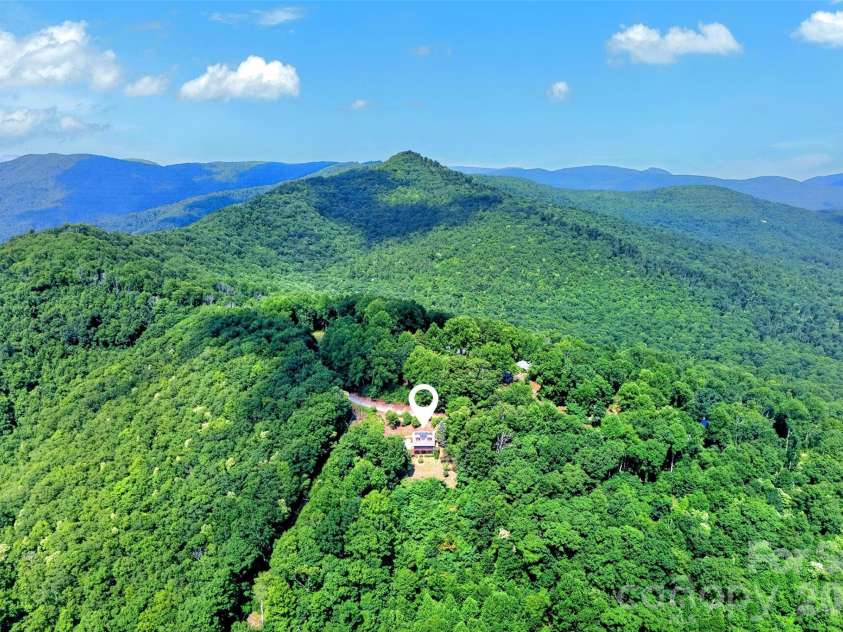 1347 Wipprecht Drive, Spruce Pine, NC 28777.  MLS# CAR4400800, YatesRealty ID 36094. 