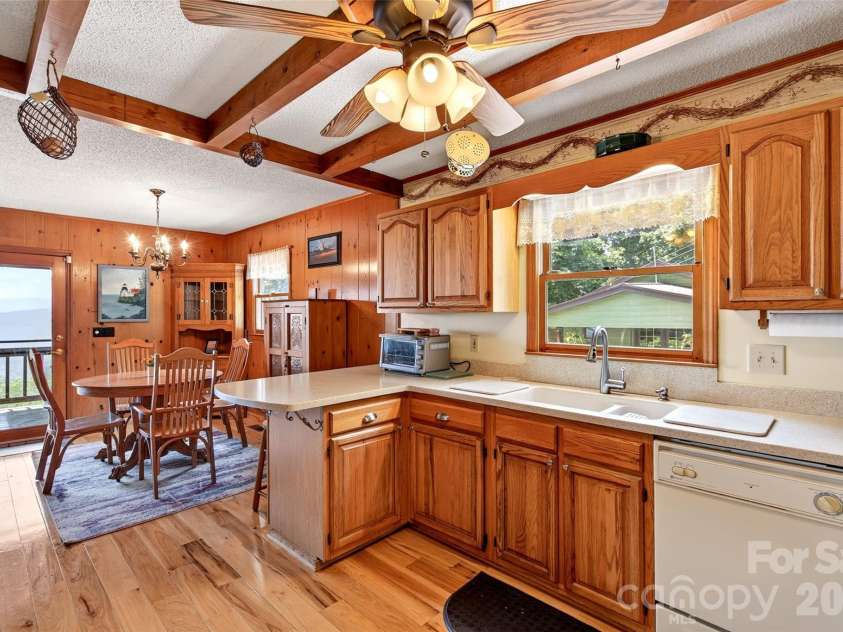 1347 Wipprecht Drive, Spruce Pine, NC 28777.  MLS# CAR4400800, YatesRealty ID 36094. 