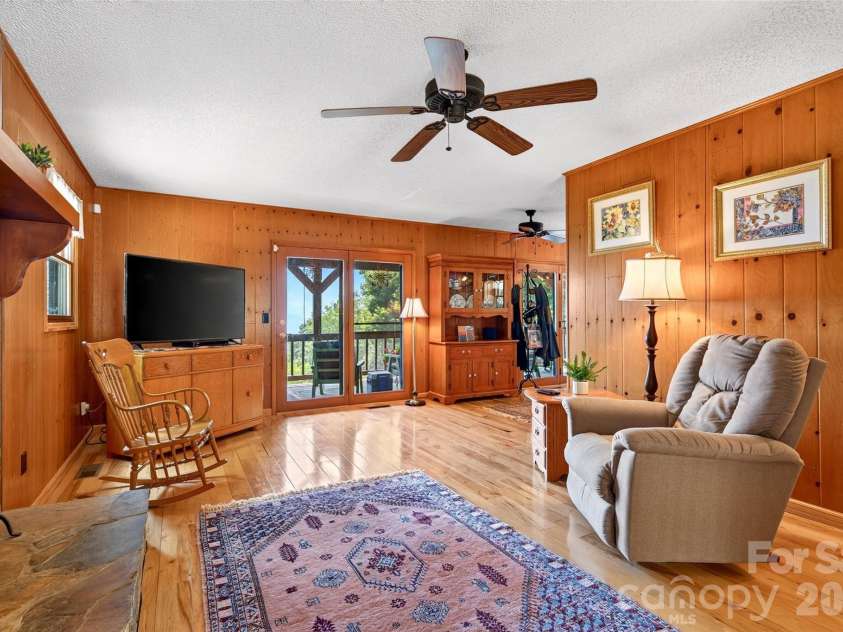 1347 Wipprecht Drive, Spruce Pine, NC 28777.  MLS# CAR4400800, YatesRealty ID 36094. 