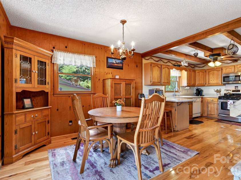 1347 Wipprecht Drive, Spruce Pine, NC 28777.  MLS# CAR4400800, YatesRealty ID 36094. 