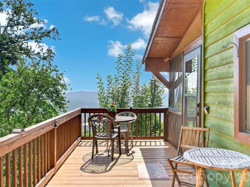 1347 Wipprecht Drive, Spruce Pine, NC 28777.  MLS# CAR4400800, YatesRealty ID 36094. 