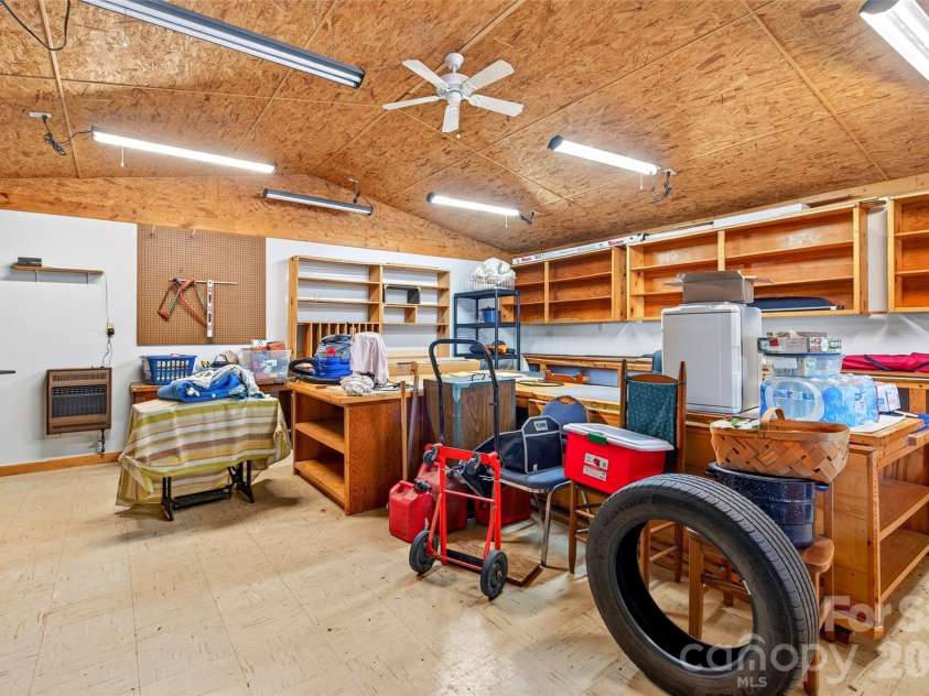 1347 Wipprecht Drive, Spruce Pine, NC 28777.  MLS# CAR4400800, YatesRealty ID 36094. 