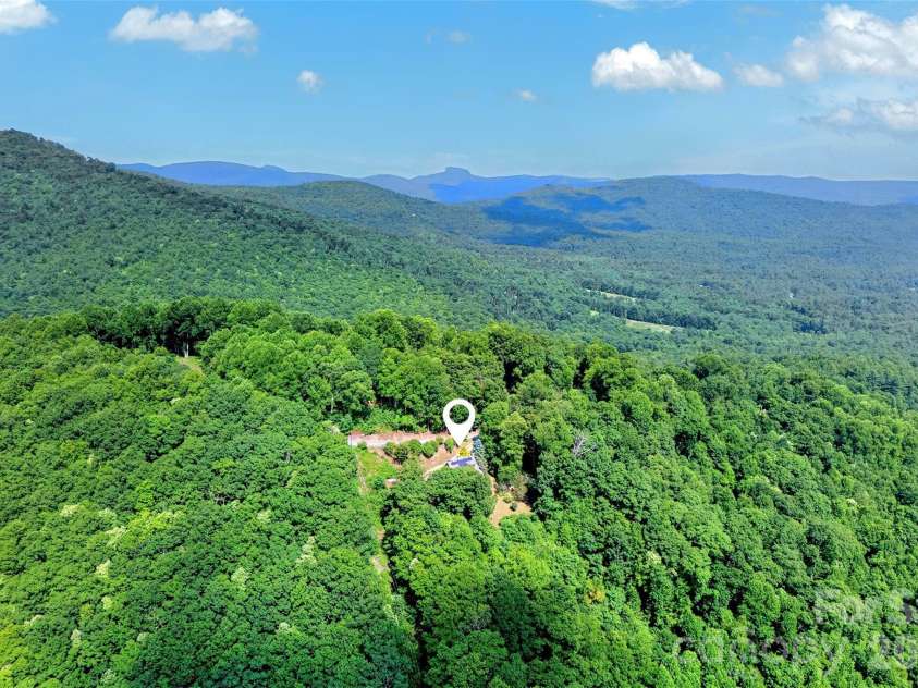 1347 Wipprecht Drive, Spruce Pine, NC 28777.  MLS# CAR4400800, YatesRealty ID 36094. 