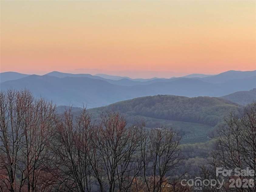 1347 Wipprecht Drive, Spruce Pine, NC 28777.  MLS# CAR4400800, YatesRealty ID 36094. 