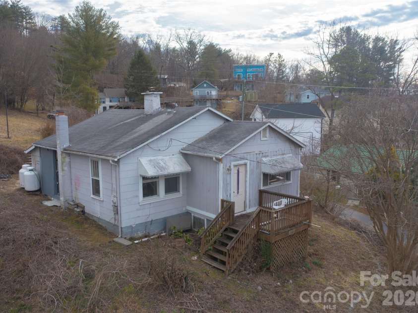 117 Lookout Road, Asheville, NC 28804.  MLS# CAR4349927, YatesRealty ID 36095. 
