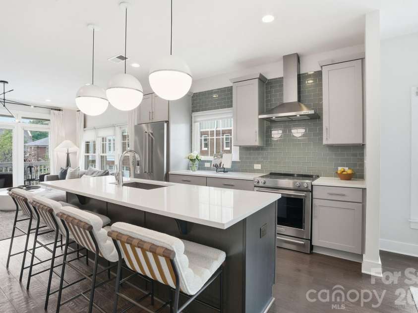1024 Wesley Park Lane, Charlotte, NC 28208.  MLS# CAR4392665, YatesRealty ID 36096. 