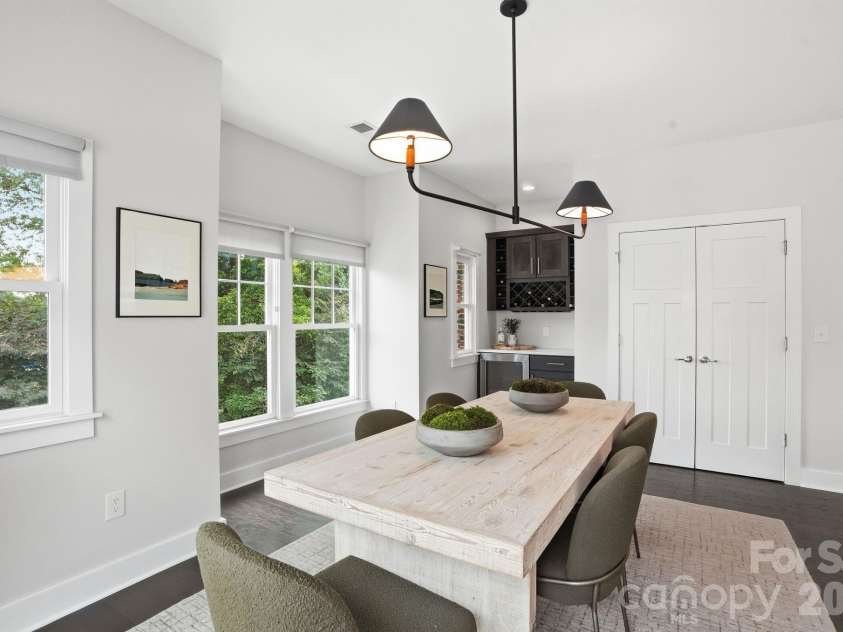 1024 Wesley Park Lane, Charlotte, NC 28208.  MLS# CAR4392665, YatesRealty ID 36096. 