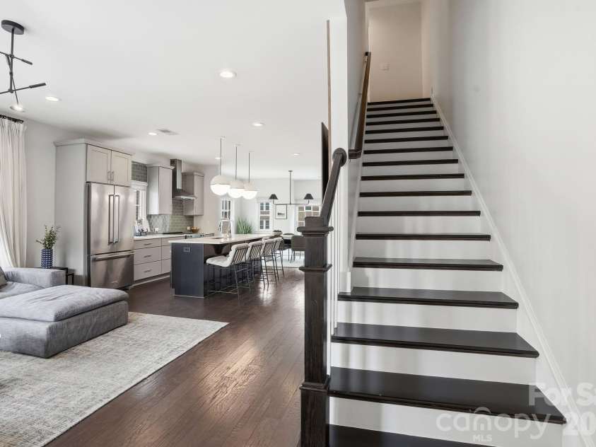 1024 Wesley Park Lane, Charlotte, NC 28208.  MLS# CAR4392665, YatesRealty ID 36096. 