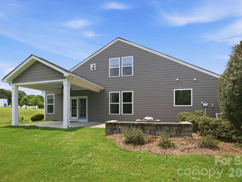 1002 Heritage Pointe, Indian Trail, NC 28079.  MLS# CAR4396829, YatesRealty ID 36097. 