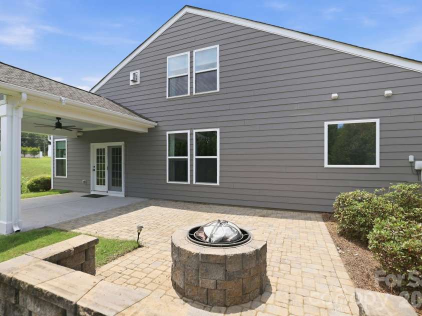 1002 Heritage Pointe, Indian Trail, NC 28079.  MLS# CAR4396829, YatesRealty ID 36097. 