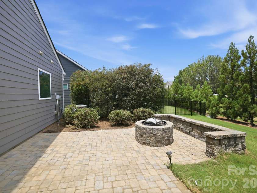 1002 Heritage Pointe, Indian Trail, NC 28079.  MLS# CAR4396829, YatesRealty ID 36097. 