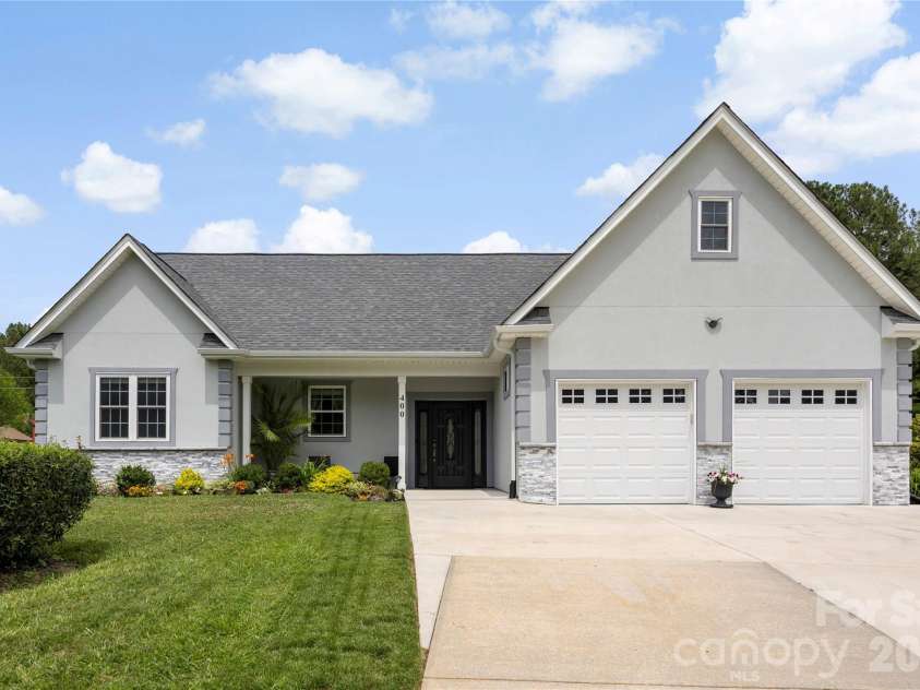 400 Charles Pettus Road, Lancaster, SC 29720.  MLS# CAR4398066, YatesRealty ID 36098. 