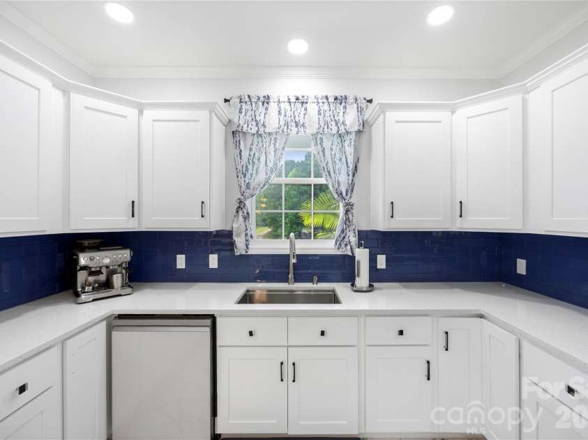 400 Charles Pettus Road, Lancaster, SC 29720.  MLS# CAR4398066, YatesRealty ID 36098. 
