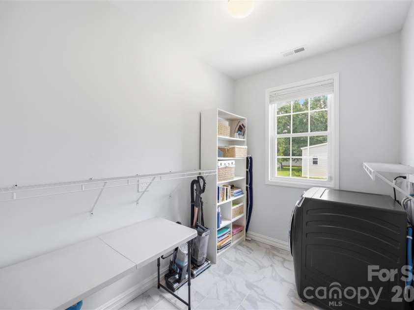 400 Charles Pettus Road, Lancaster, SC 29720.  MLS# CAR4398066, YatesRealty ID 36098. Laundry room